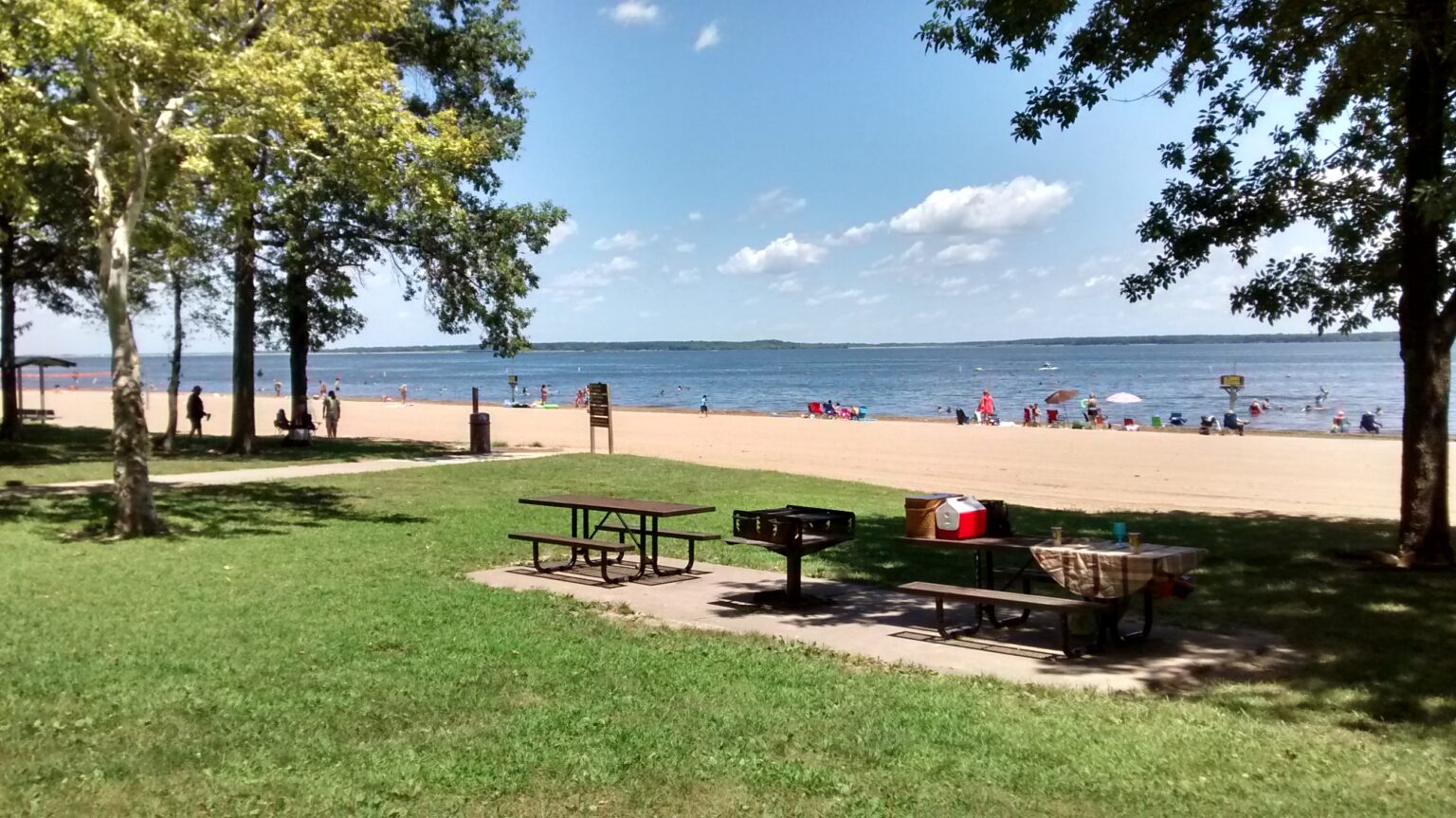 5 Illinois Beaches That Will Make You Feel A Million Miles From Home