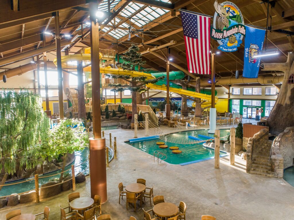 10 Midwest Indoor Waterparks You Need To Visit This Winter - Mainstream ...