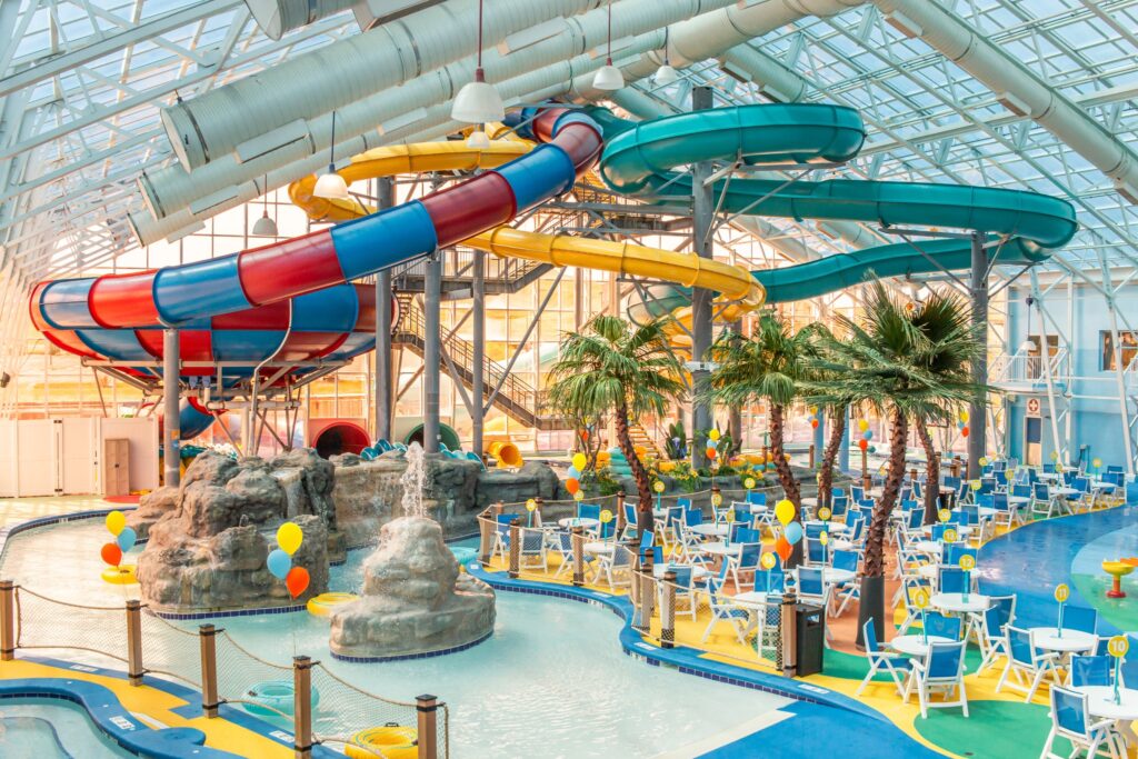 This Water-Park Resort Is Just Minutes From Some Of The Midwest's Most ...