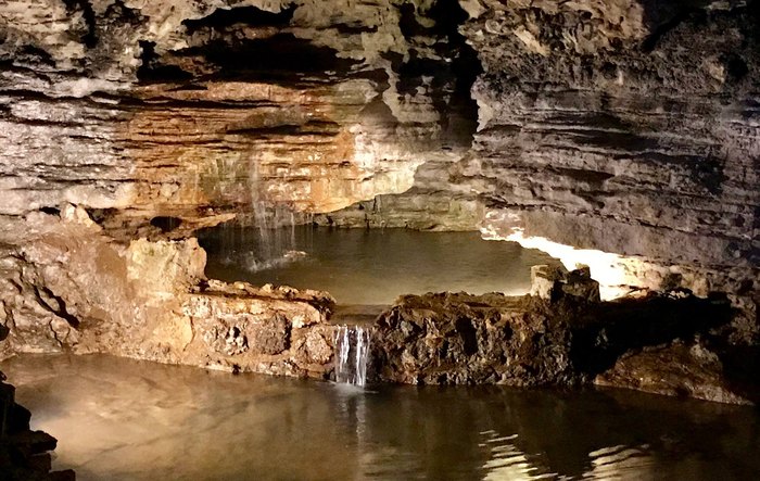 This Gorgeous Missouri Cave Has 2 Different Tours And An Escape Room ...